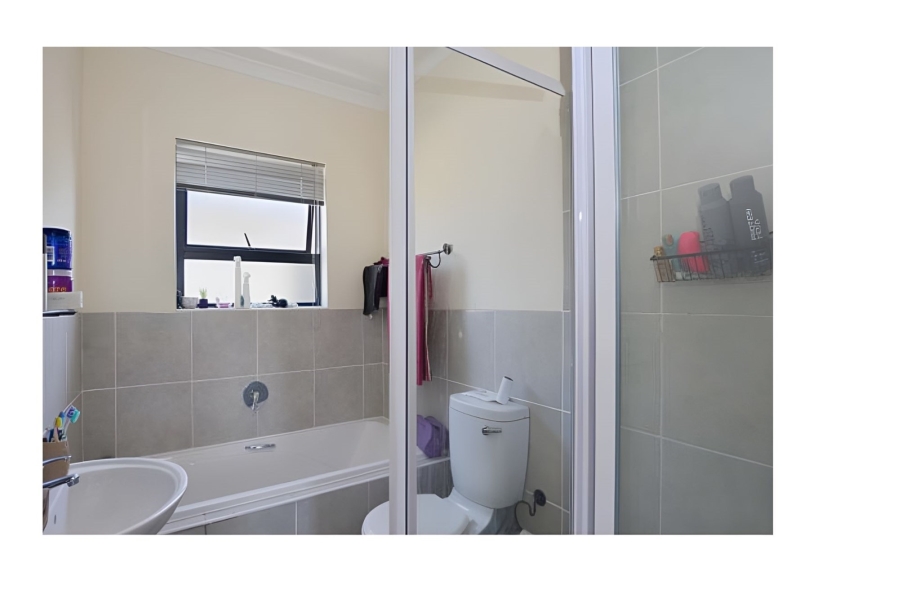 3 Bedroom Property for Sale in Parklands East Western Cape